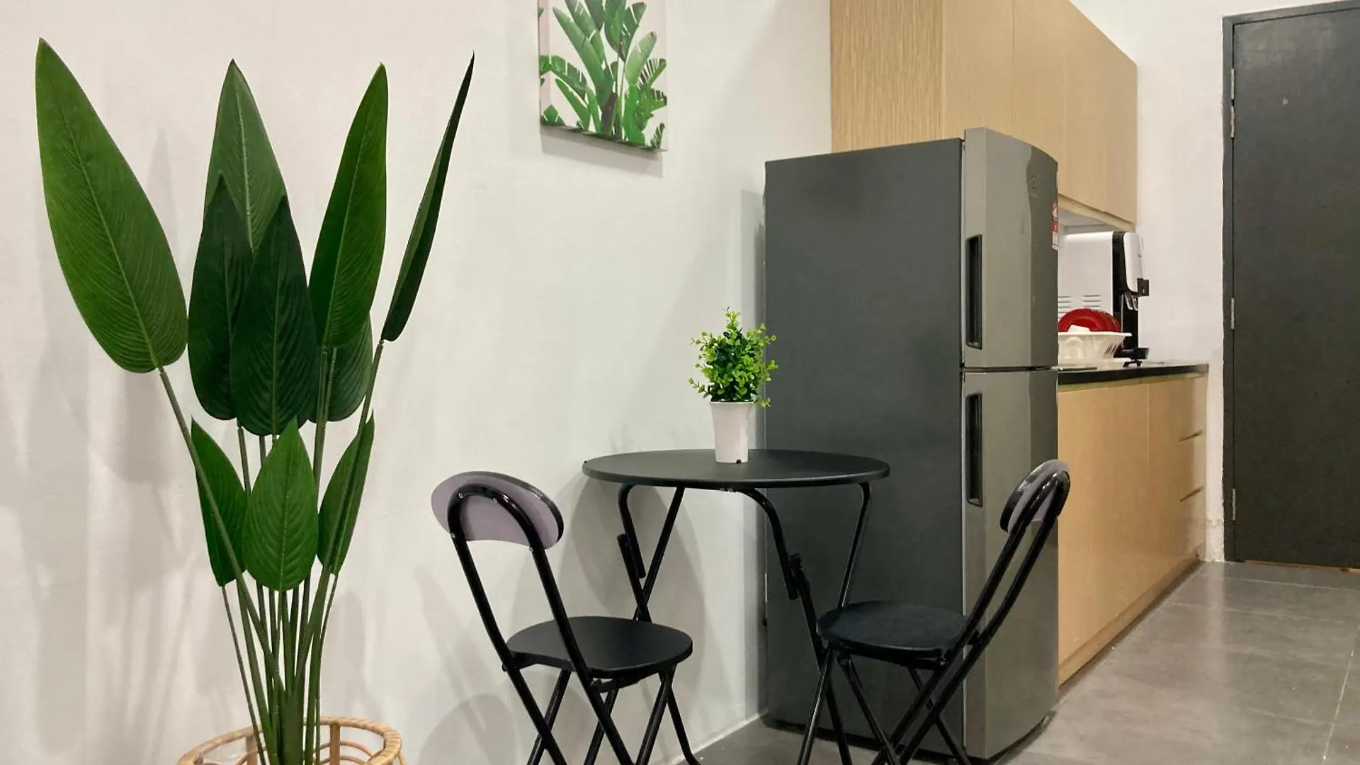 Pj Suites 5Pax 1Utama Mrt Freecarpark Xiaomitv Petaling Jaya