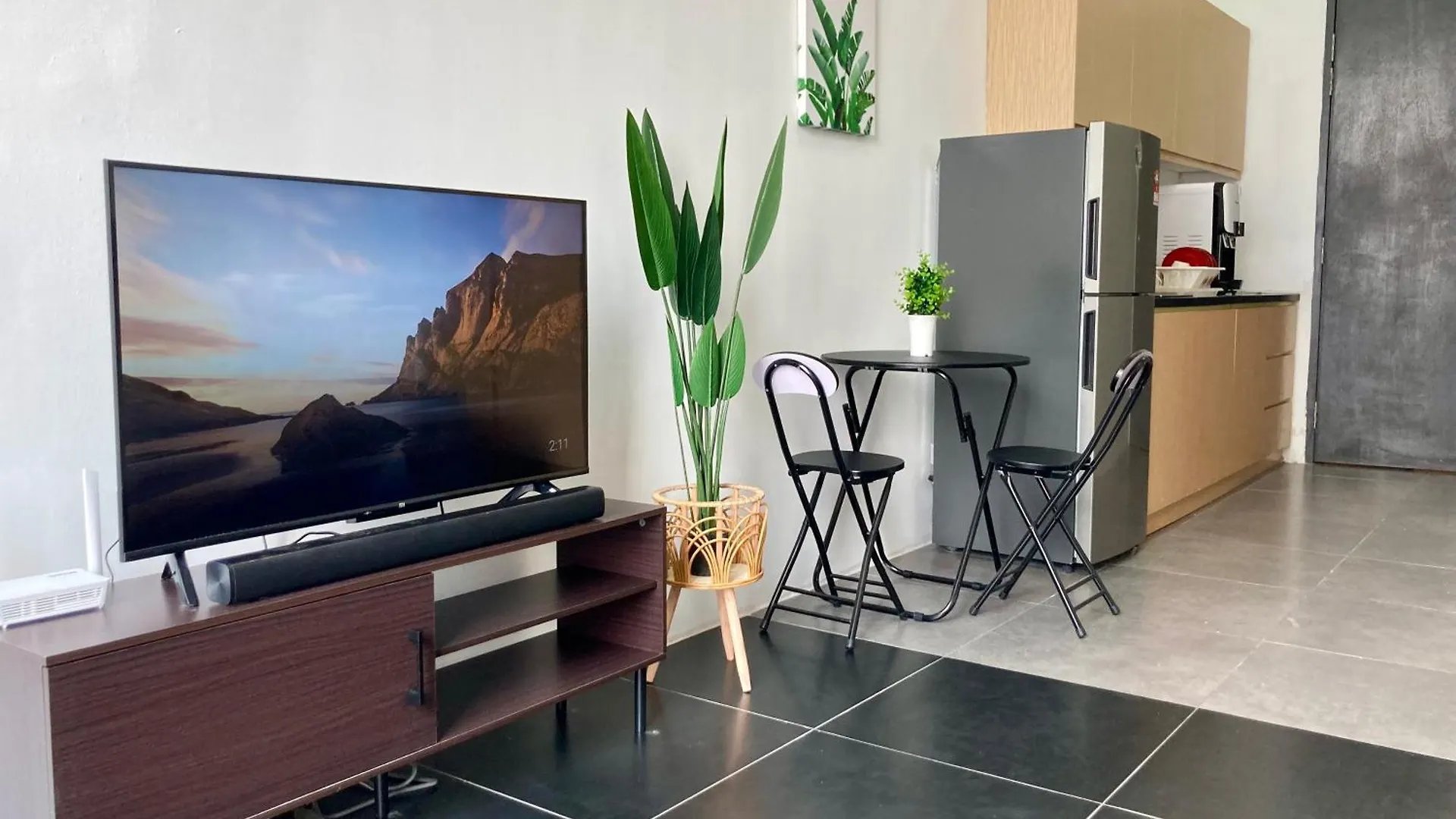 Pj Suites 5Pax 1Utama Mrt Freecarpark Xiaomitv Petaling Jaya